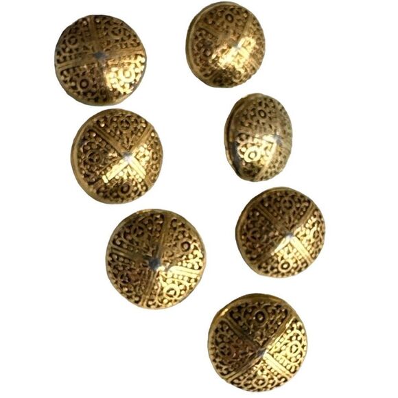 Vintage lot 7 approximately 22 mm brass stamped ox  gold shank back buttons - Picture 2 of 5